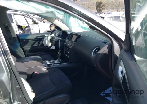 2015 Nissan Pathfinder Sv z USA, uszkodzony, nr VIN 5N1AR2MM9FC607794